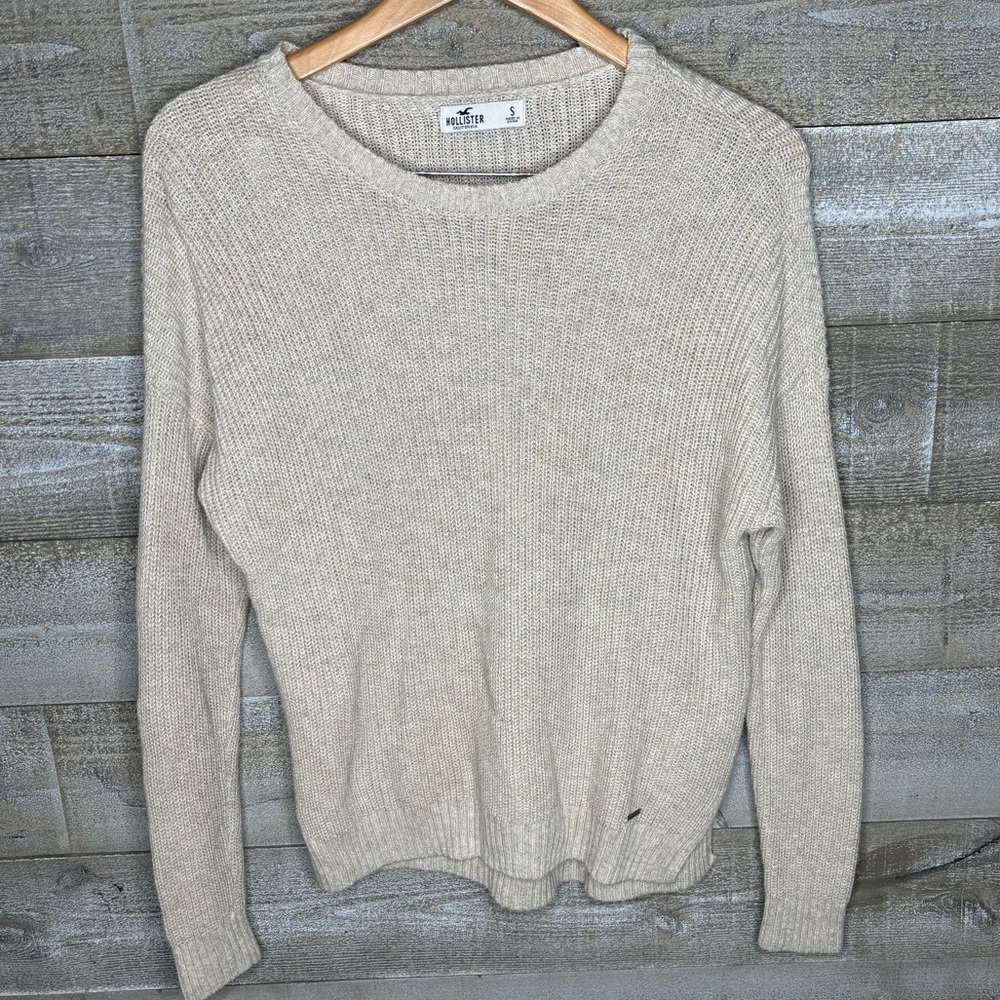Hollister beige pullover sweater small